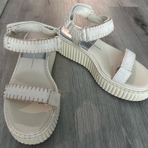 Women's Dolce Vita Debra Platform Cream Sandals - Picture 4 of 8